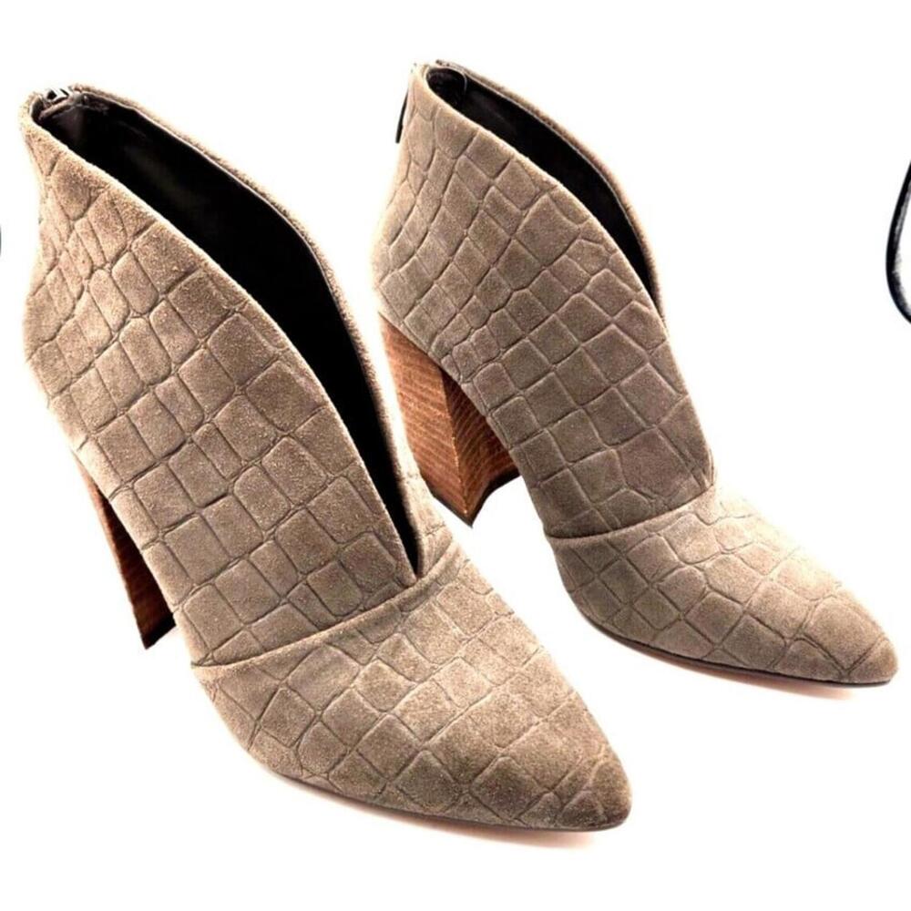 Vince Camuto Suede Grey Ankle Bootie Size 7.5